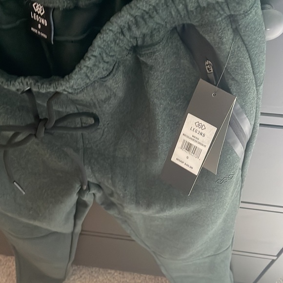 LEG3NDJogger, 2 pair Size Men’s Small, Dark Gray and Hunter Green - Picture 4 of 7